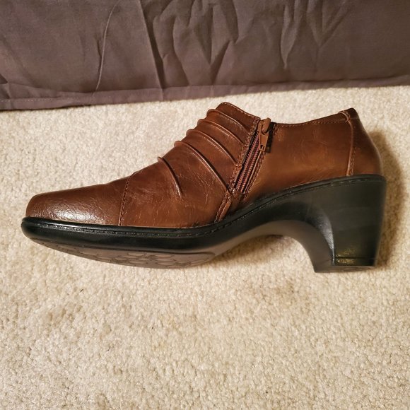 Easy Street Brown Heeled Shoes Size 9 - Picture 7 of 7